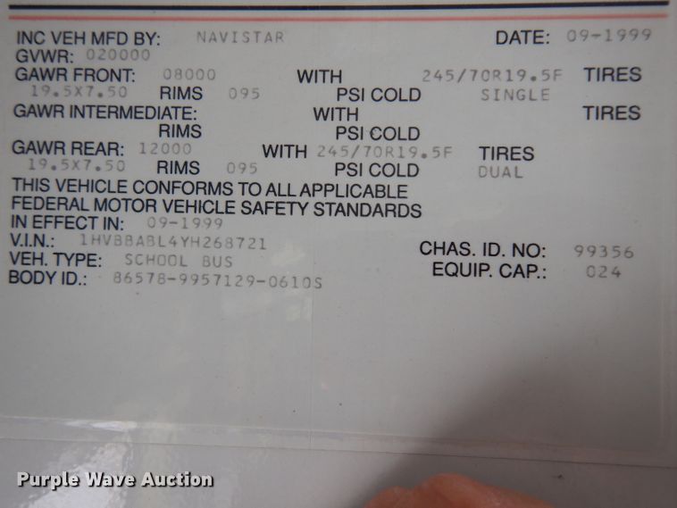 image for item GI9368 2000 International 3800 school bus