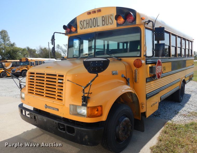 image for item GI9369 2000 International 3800 school bus
