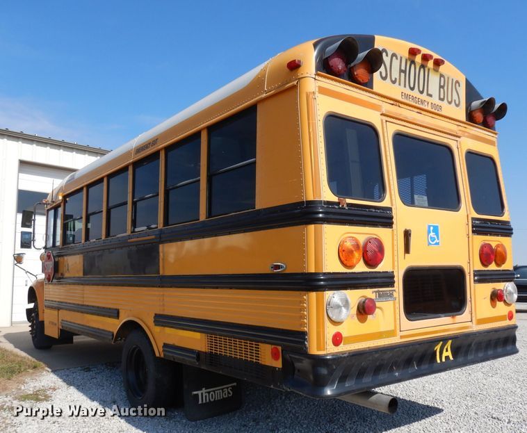 image for item GI9369 2000 International 3800 school bus
