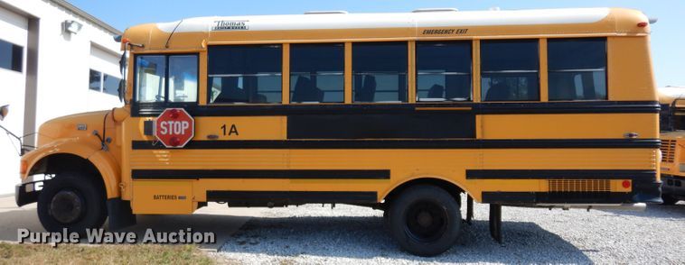 image for item GI9369 2000 International 3800 school bus