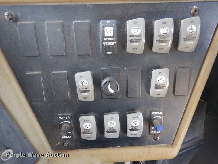 image for item GI9369 2000 International 3800 school bus