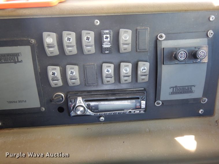 image for item GI9369 2000 International 3800 school bus