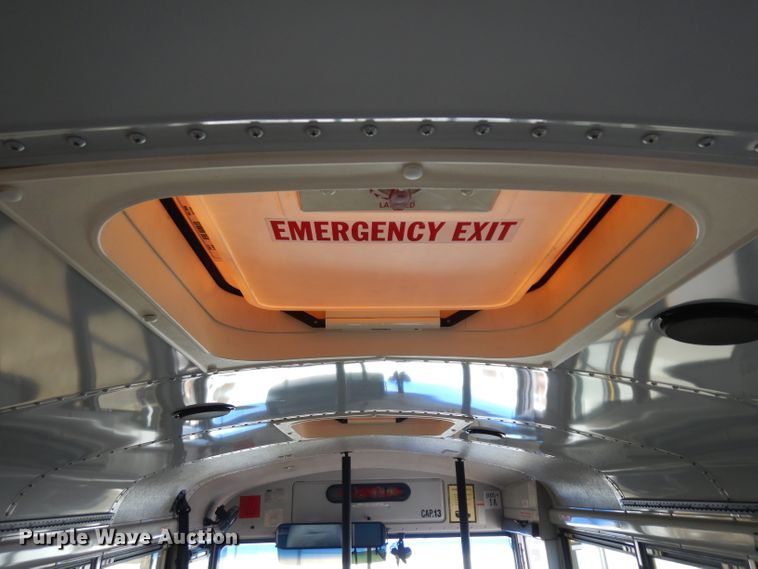 image for item GI9369 2000 International 3800 school bus