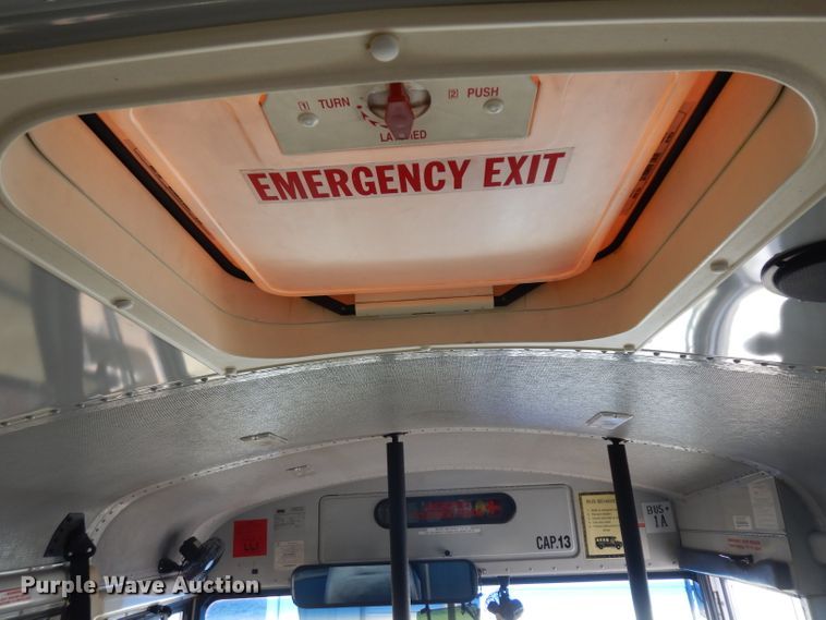 image for item GI9369 2000 International 3800 school bus