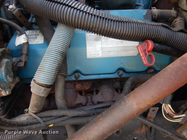 image for item GI9369 2000 International 3800 school bus