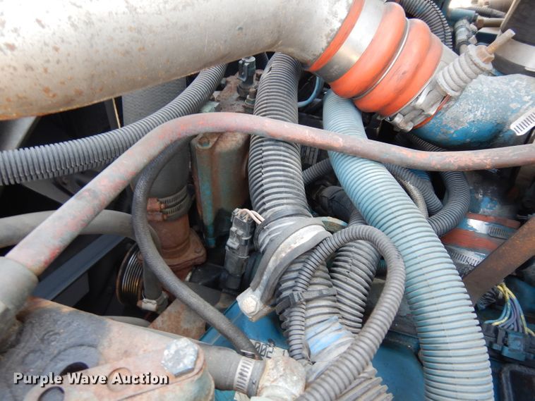 image for item GI9369 2000 International 3800 school bus