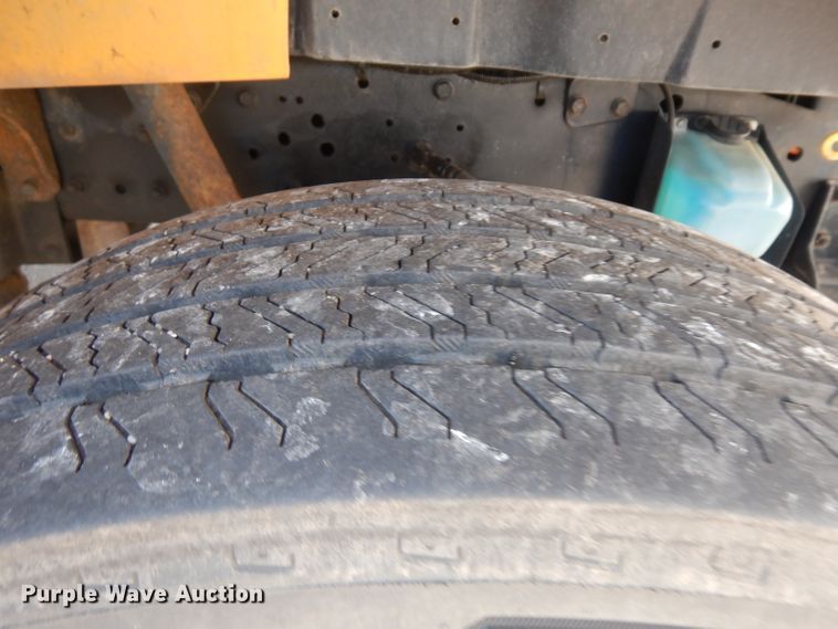 image for item GI9369 2000 International 3800 school bus