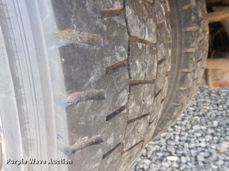 image for item GI9369 2000 International 3800 school bus