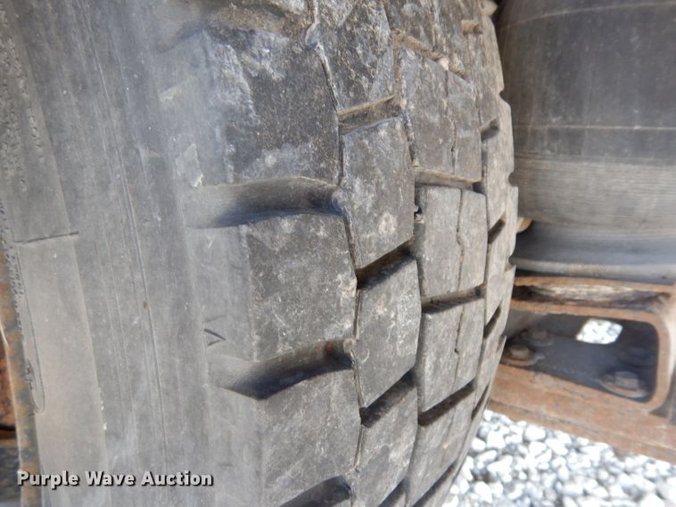 image for item GI9369 2000 International 3800 school bus