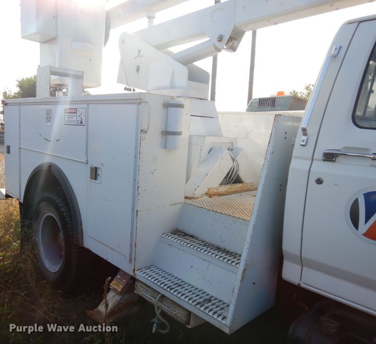 image for item GI9376 1992 Ford F600 bucket truck