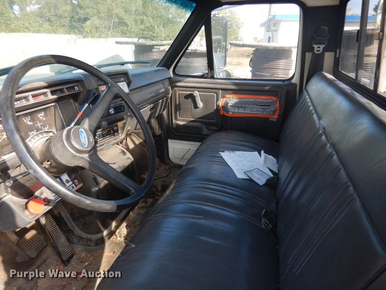 image for item GI9376 1992 Ford F600 bucket truck