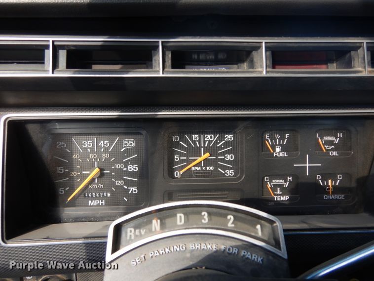 image for item GI9376 1992 Ford F600 bucket truck