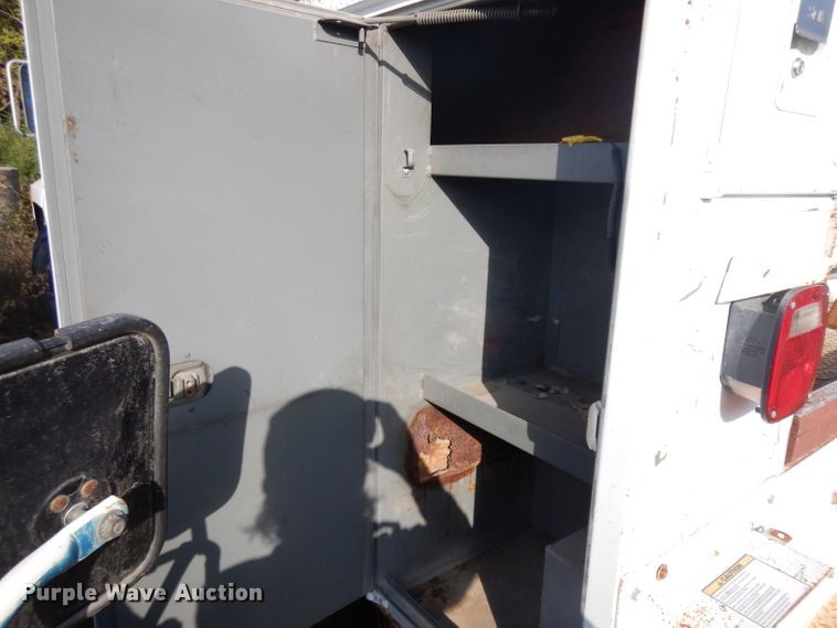 image for item GI9376 1992 Ford F600 bucket truck