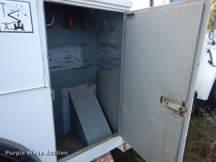 image for item GI9376 1992 Ford F600 bucket truck