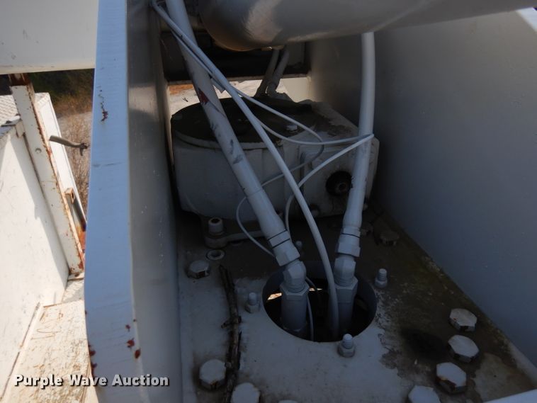 image for item GI9376 1992 Ford F600 bucket truck