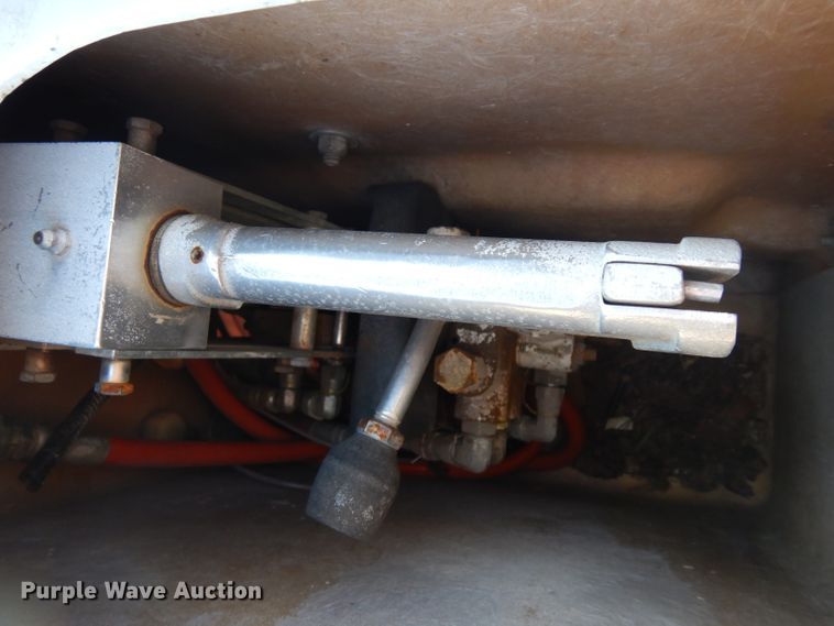 image for item GI9376 1992 Ford F600 bucket truck