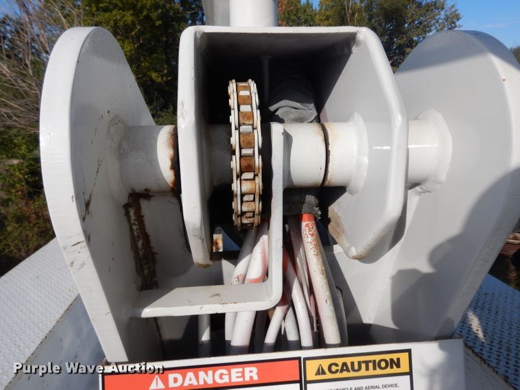 image for item GI9376 1992 Ford F600 bucket truck