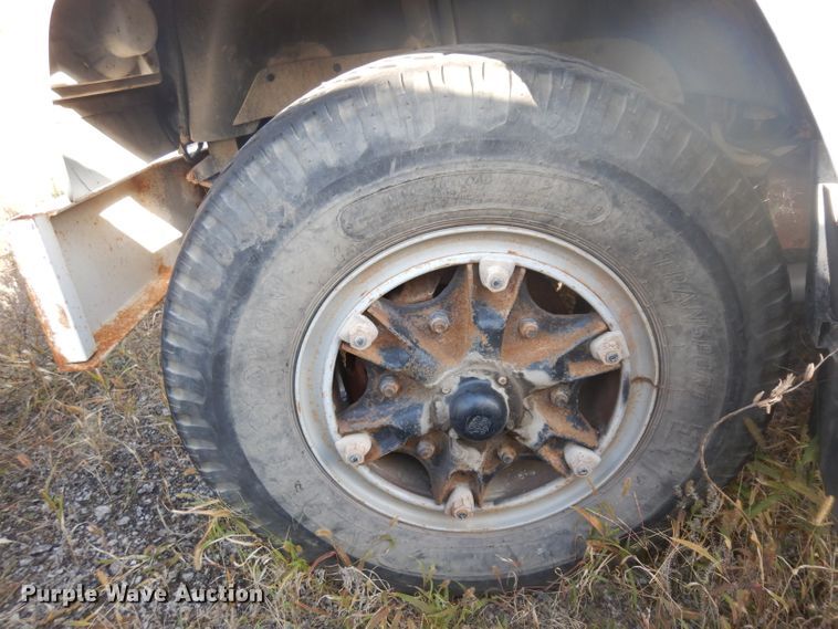 image for item GI9376 1992 Ford F600 bucket truck