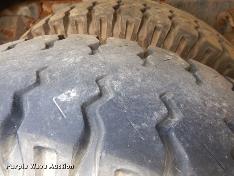 image for item GI9376 1992 Ford F600 bucket truck