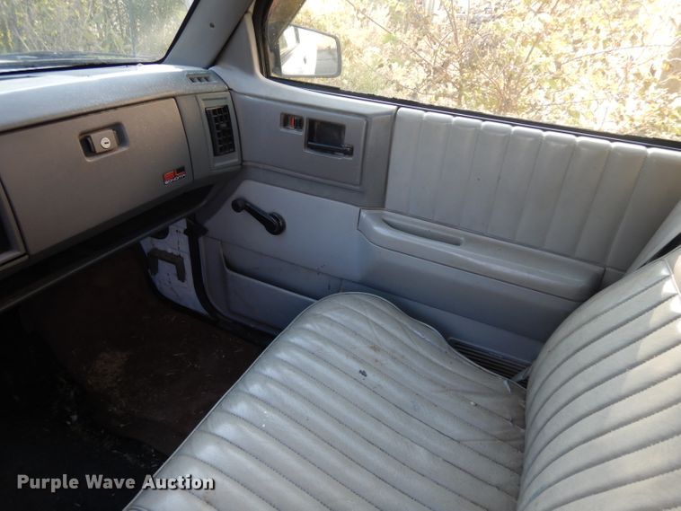 image for item GI9378 1993 GMC Sonoma utility bed pickup truck