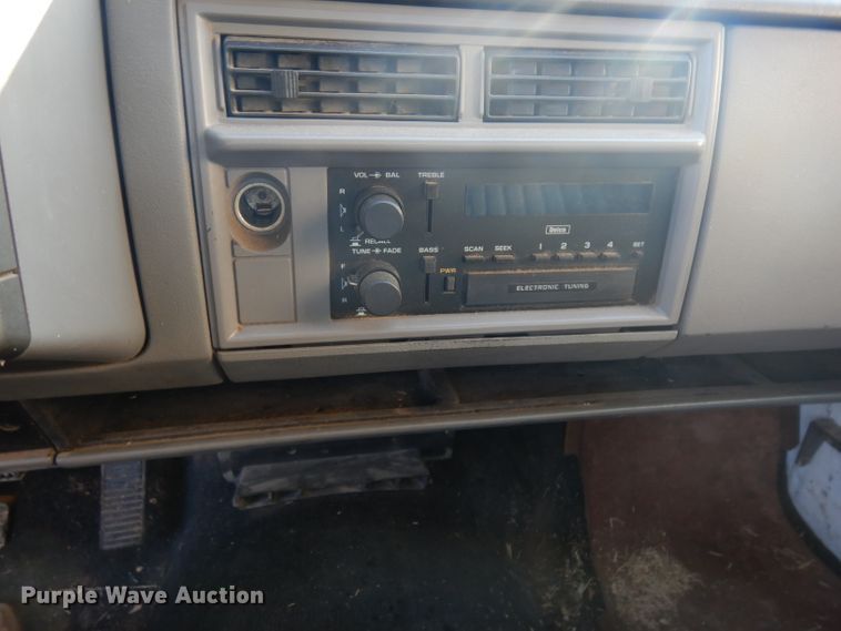 image for item GI9378 1993 GMC Sonoma utility bed pickup truck