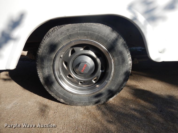 image for item GI9378 1993 GMC Sonoma utility bed pickup truck