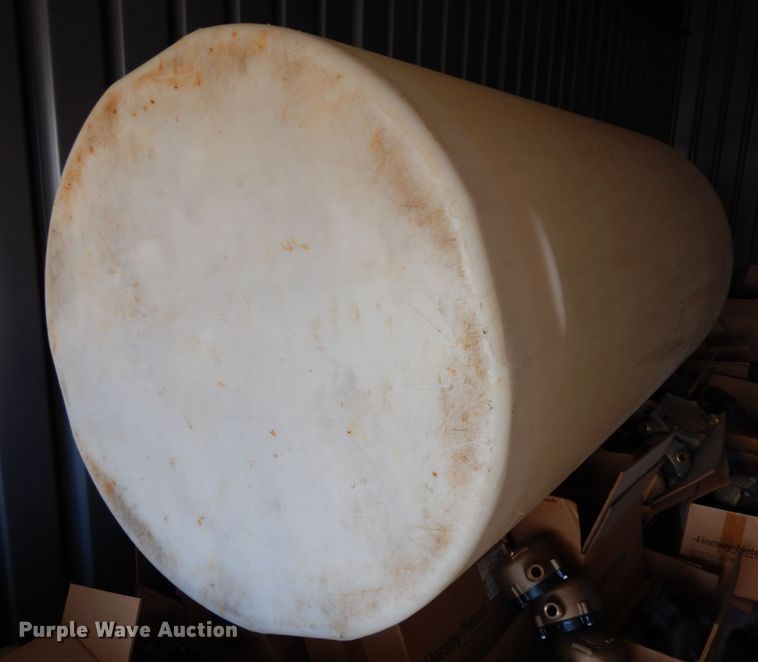 image for item GI9380 (2) water tanks