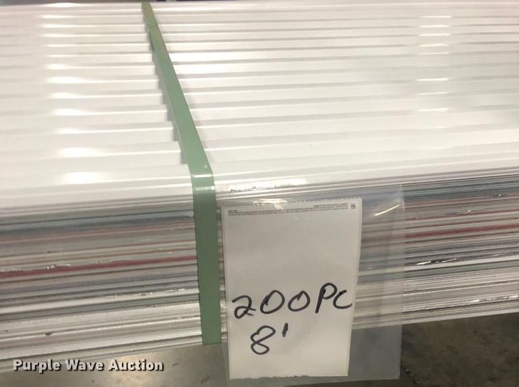 image for item H1053 (200) sheets of metal siding/roofing