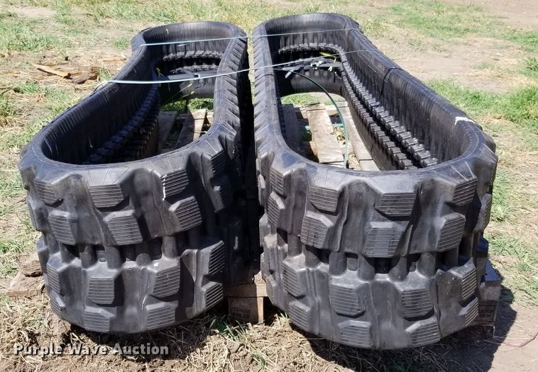 image for item H1069 Camso HXD350X86X52.5 AH1WA 34/25 rubber tracks