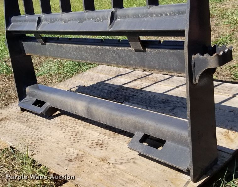 image for item H1084 (6) CNH skid steer pallet fork assemblies