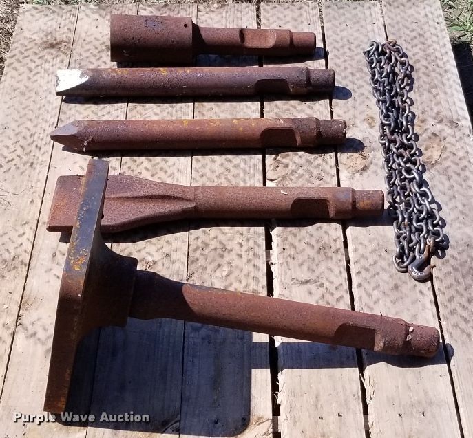 image for item H1090 IPC Huskie HH300 skid steer breaker/hammer