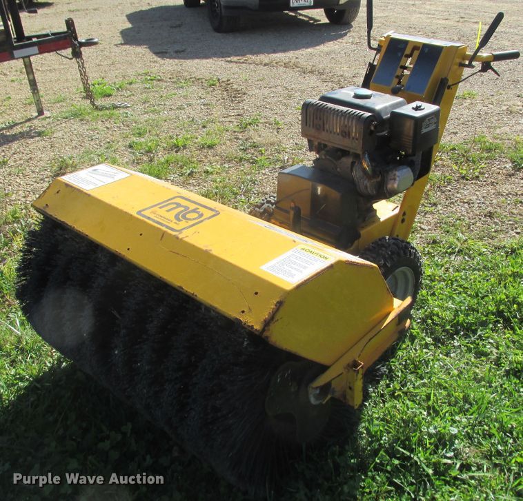 image for item DA8331 MB broom