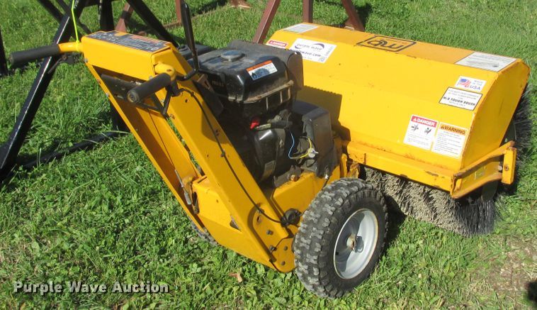 image for item DA8331 MB broom