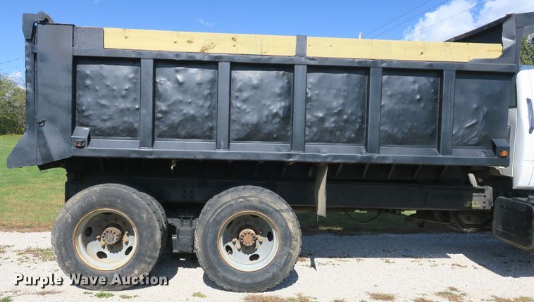 image for item DB10165 2002 GMC C8500 dump truck