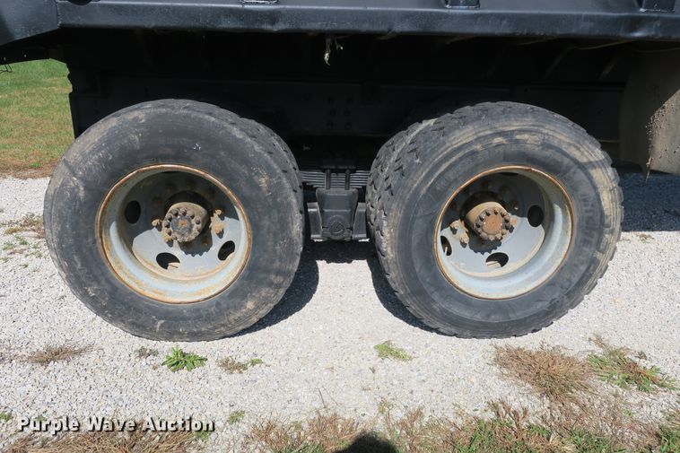 image for item DB10165 2002 GMC C8500 dump truck