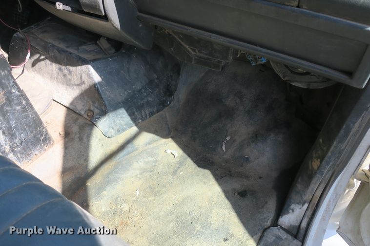 image for item DB10165 2002 GMC C8500 dump truck