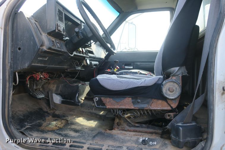 image for item DB10165 2002 GMC C8500 dump truck