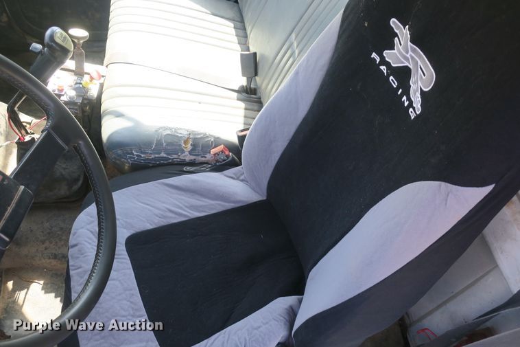 image for item DB10165 2002 GMC C8500 dump truck