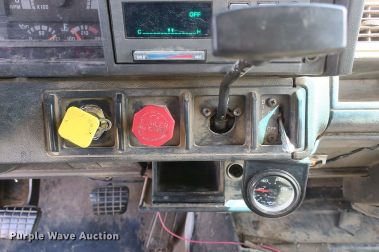 image for item DB10165 2002 GMC C8500 dump truck