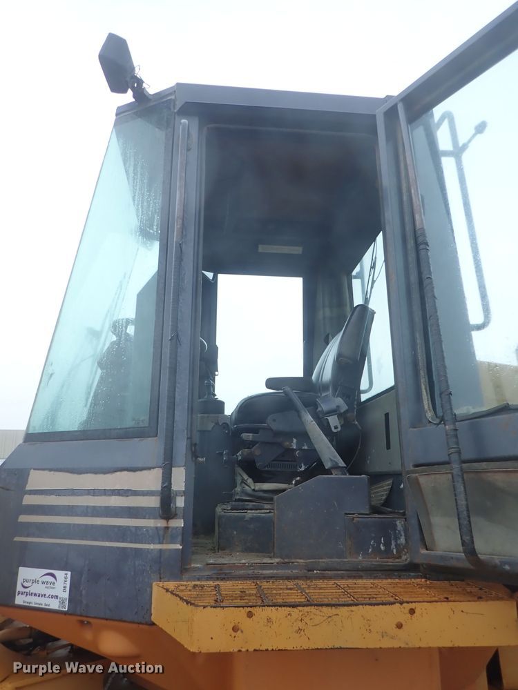 image for item DB7664 1996 Case 721B wheel loader