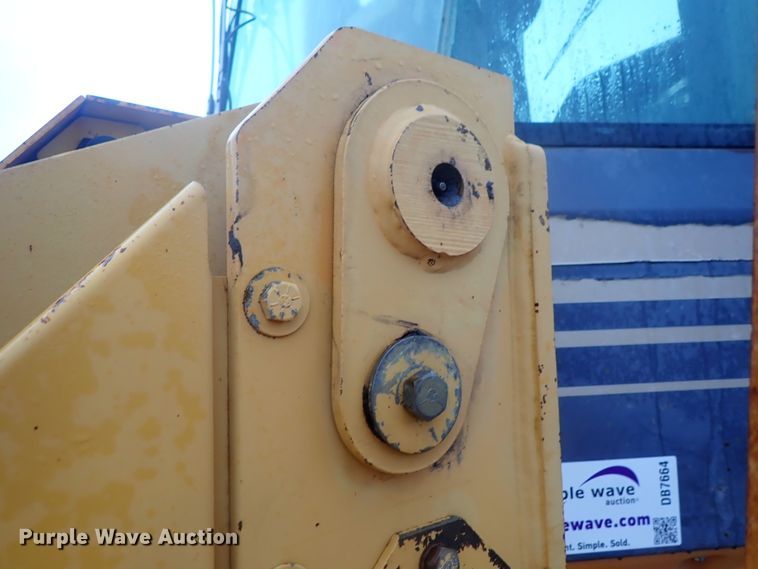 image for item DB7664 1996 Case 721B wheel loader