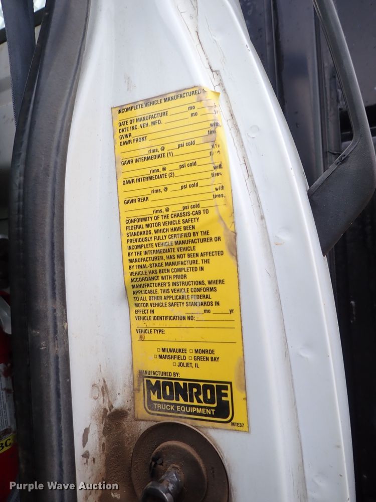 image for item DB7665 2000 GMC C8500 flatbed truck