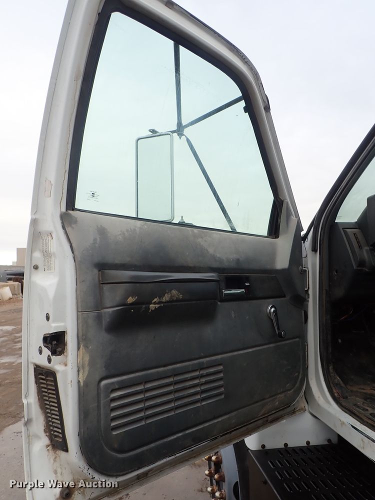 image for item DB7665 2000 GMC C8500 flatbed truck