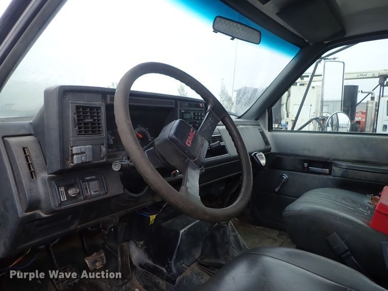 image for item DB7665 2000 GMC C8500 flatbed truck