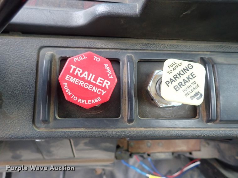 image for item DB7665 2000 GMC C8500 flatbed truck