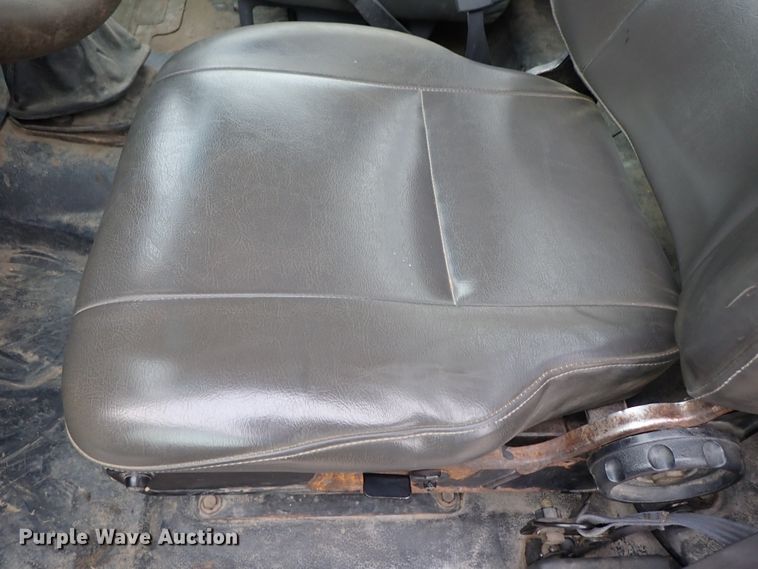 image for item DB7665 2000 GMC C8500 flatbed truck