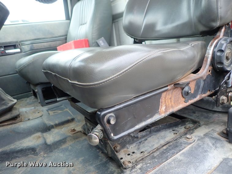 image for item DB7665 2000 GMC C8500 flatbed truck