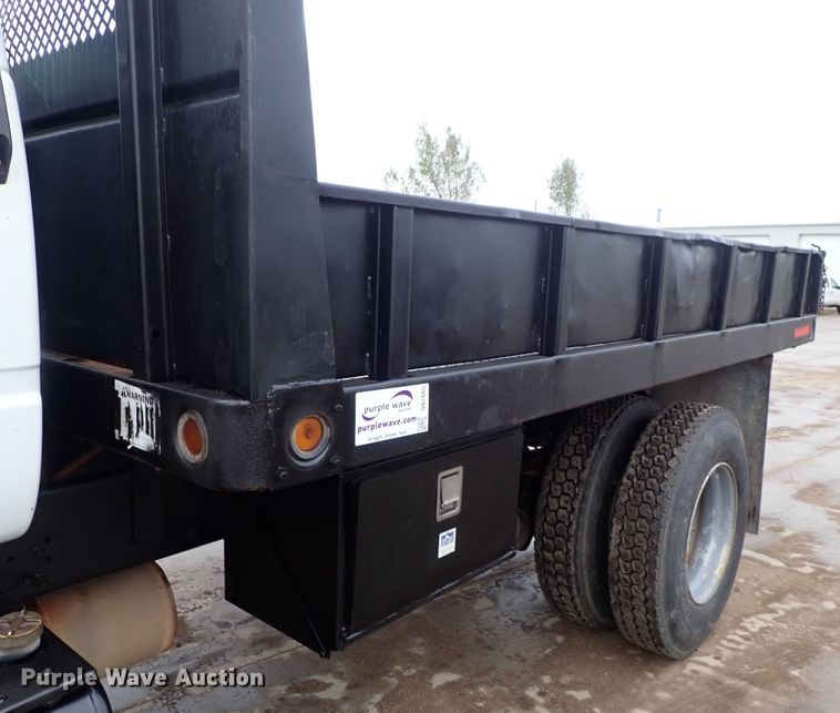 image for item DB7665 2000 GMC C8500 flatbed truck