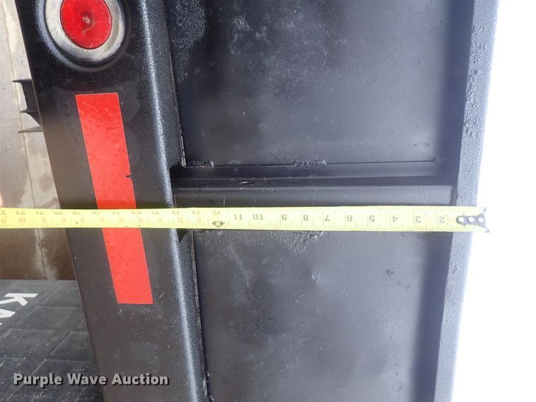 image for item DB7665 2000 GMC C8500 flatbed truck