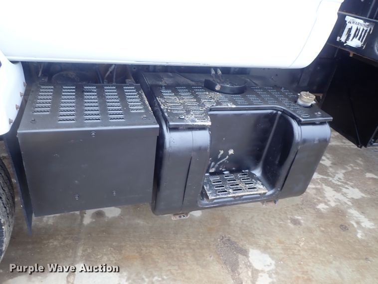 image for item DB7665 2000 GMC C8500 flatbed truck